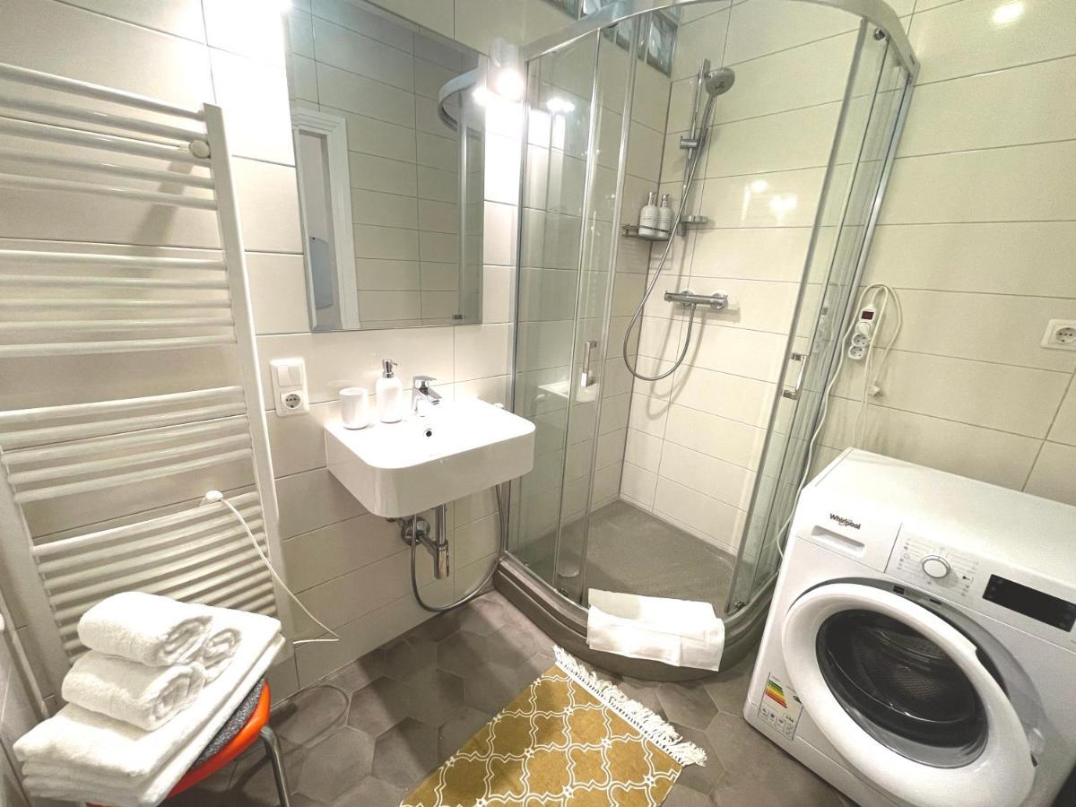 Cozy Home Matisa Apartment, Free Parking, Self Check-In Riga Exterior foto